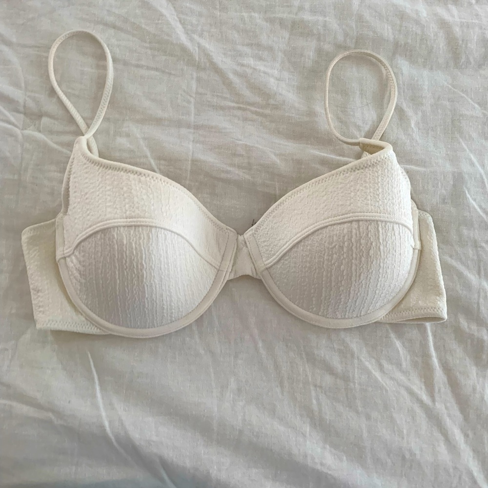 White Traingl Bra Top Swimsuit with Adjustable Straps